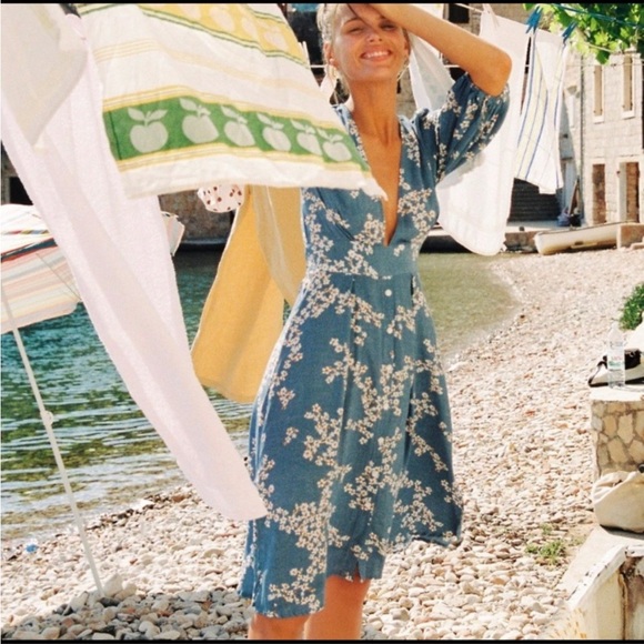 Faithfull the Brand Chloe Midi Dress size XS 2 - Picture 5 of 12